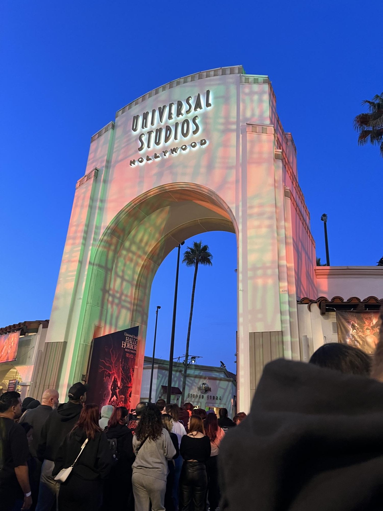The entrance of Universal Studios taken by Alexis Huerta 